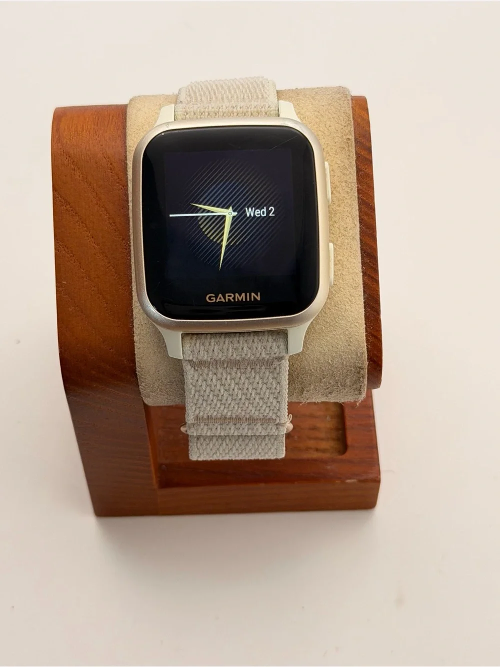 Garmin Venu SQ, Tested, Very Good, Charger Included, Rare Color, White/gold